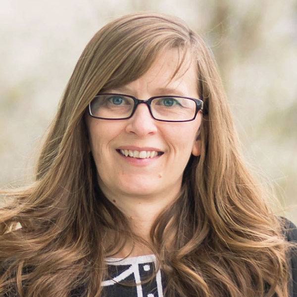 Stacey Kelly headshot